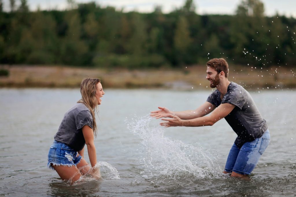 Activities for couples fall back into childhood section's illustration water fight